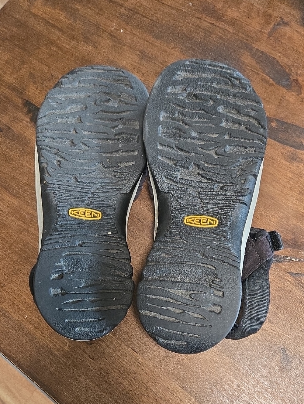 KEEN Women's Rose Closed-Toe Ankle Strap Sandals — Black Ladies 7.5 Black Gray - Picture 3 of 6